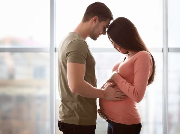 Trường hợp nam nhân mơ thấy người yêu mang thai sẽ có hai ý nghĩa song song nhau